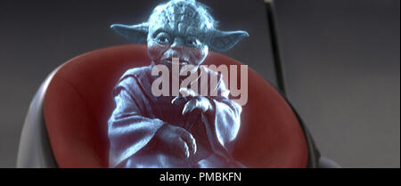 Ein Hologramm von Jedi Master Yoda Berichte in den Rat der Jedi auf, wie ein Kampf in der Clone Wars in Star Wars: Episode III - Die Rache der Sith. TM & © 2005 Lucasfilm Ltd. Alle Rechte vorbehalten. Stockfoto