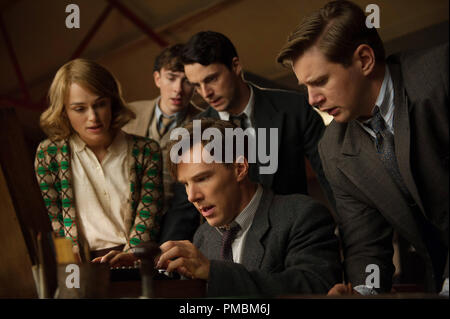 (L - R) Keira Knightley, Matthew Bart, Matthew Goode, Benedict Cumberbatch, und Allen Leech Stern in der Nachahmung Spiel. Stockfoto