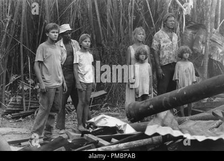 River Phoenix, Conrad Roberts, Jadrien Steele, Helen Mirren, Rebecca Gordon, Harrison Ford und Hilary Gordon in der "Mosquito Coast", 1986 Warner Bros.-Datei Referenz # 32603 360 THA Stockfoto