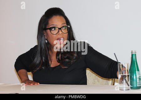 Oprah Winfrey auf 'Königin Zucker" TV-Serie Pressekonferenz am 26. September stattfand, 2016 im Four Seasons Hotel in Beverly Hills, Kalifornien. Keine Boulevardzeitungen. Keine USA Vertrieb für 30 Tage der Entstehung. Datei Referenz # 33119 008 GFS nur für redaktionelle Verwendung - Alle Rechte vorbehalten Stockfoto