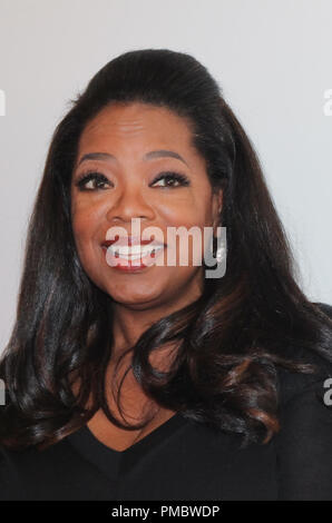 Oprah Winfrey auf 'Königin Zucker" TV-Serie Pressekonferenz am 26. September stattfand, 2016 im Four Seasons Hotel in Beverly Hills, Kalifornien. Keine Boulevardzeitungen. Keine USA Vertrieb für 30 Tage der Entstehung. Datei Referenz # 33119 015 GFS nur für redaktionelle Verwendung - Alle Rechte vorbehalten Stockfoto