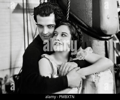 Ramon Novarro und Joan Crawford, "herüber zu Singapur" (1928) MGM Datei Referenz # 33300 105 THA Stockfoto
