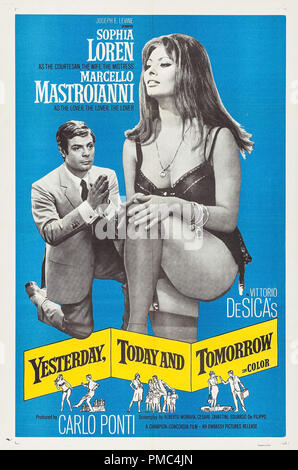 Sophia Loren, Marcello Mastroianni, Gestern, Heute und Morgen (Botschaft, 1964). Poster Datei Referenz # 33595 821 THA Stockfoto