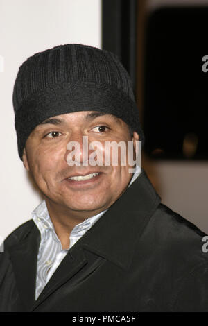 Miss Congeniality 2: Armed und fabelhafte (Premiere) George Lopez 03-23-2005/Grauman's Chinese Theater / Hollywood, CA Foto von Joseph Martinez - Alle Rechte vorbehalten File Reference # 22362 0079 PLX nur für redaktionelle Verwendung - Alle Rechte vorbehalten Stockfoto