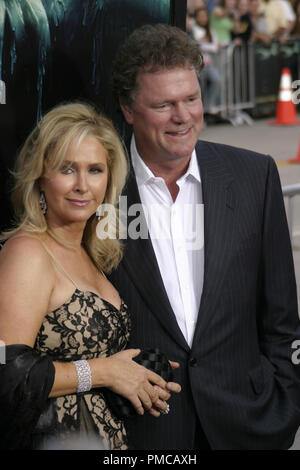 "House of Wax" (Premiere) Kathy Richards, Rick Hilton 04-26-2005/Mann Dorf Theater/Westwood, CA Foto von Joseph Martinez/PictureLux Datei Referenz # 22368 0088 PLX nur für redaktionelle Verwendung - Alle Rechte vorbehalten Stockfoto