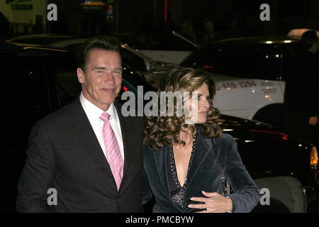 "The Kid and I" (Premiere) Arnold Schwarzenegger, Maria Shriver 11-28-2005/Grauman's Chinese Theater / Hollywood, CA/Räder bis Filme/Foto von Joseph Martinez - Alle Rechte vorbehalten File Reference # 22540 0078 PLX nur für redaktionelle Verwendung - Alle Rechte vorbehalten Stockfoto