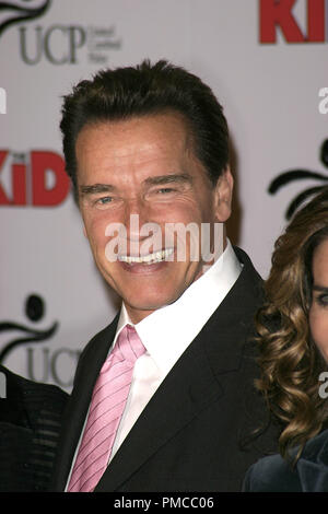 "The Kid and I" (Premiere) Arnold Schwarzenegger 11-28-2005/Grauman's Chinese Theater / Hollywood, CA/Räder bis Filme/Foto von Joseph Martinez - Alle Rechte vorbehalten File Reference # 22540 0087 PLX nur für redaktionelle Verwendung - Alle Rechte vorbehalten Stockfoto