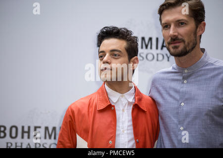 Rami Malek dargestellt, während das Fotoshooting des Films Bohemian Rhapsody im Hotel De Russie - Rom Stockfoto