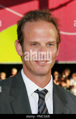 "Hancock" Premiere Regisseur Peter Berg 6-30-2008/Grauman's Chinese Theater / Hollywood, CA/Columbia Pictures/Foto von Joseph Martinez Datei Referenz # 23564 0033 PLX nur für redaktionelle Verwendung - Alle Rechte vorbehalten Stockfoto