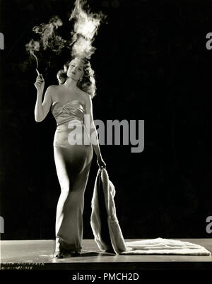 Rita Hayworth, in "Gilda" (Columbia, 1946). Datei Referenz # 33635 296 THA Stockfoto