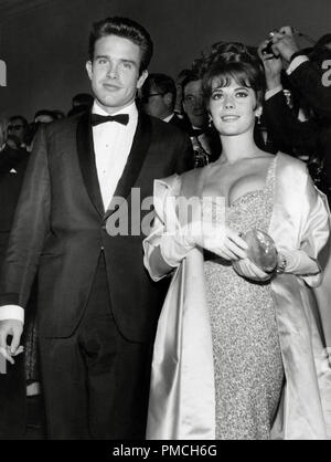 Warren Beatty, Natalie Wood, bei den Filmfestspielen von Cannes (1962) Datei Referenz # 33635 417 THA Stockfoto