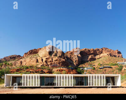 Phoenix, Arizona 9.16.18. White Gates von Al Beadle, 1954 Beadle Haus Nr. 6 am Hang des Camelback Berges mit Brise - soleil Stockfoto