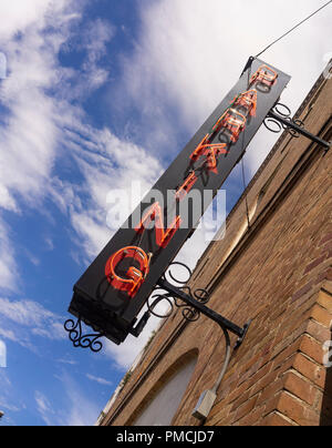Eine gemauerte Garage dient der inneren City Downtown urban center Stockfoto