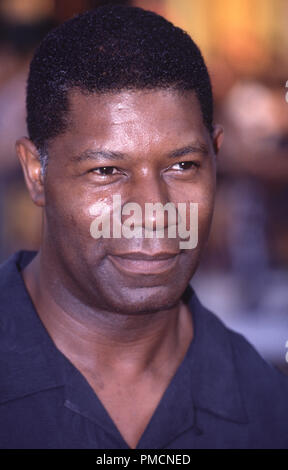 Lara Croft Tomb Raider: Wiege des Lebens Premiere Dennis Haysbert 7/21/2003 © 2003 Joseph Martinez - Alle Rechte vorbehalten File Reference # 21343 0007 PLX nur für redaktionelle Verwendung - Alle Rechte vorbehalten Stockfoto