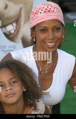 "Shrek 2" Premiere 5/08/2004 Holly Robinson Peete und Tochter Ryan Elizabeth Foto von Joseph Martinez - Alle Rechte vorbehalten File Reference # 21809 0110 PLX für redaktionelle Verwendung Stockfoto