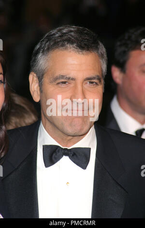 Ocean's Twelve Premiere 12-8-2004 George Clooney Foto von Joseph Martinez - Alle Rechte vorbehalten File Reference # 22076 0048 PLX nur für redaktionelle Verwendung - Alle Rechte vorbehalten Stockfoto