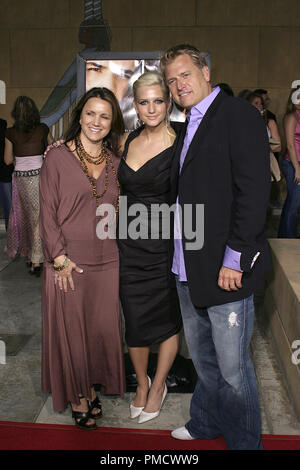 Unentdeckte (Premiere) Tina Simpson, Ashlee Simpson, Joe Simpson 08-23-2005/Egyptian Theatre/Hollywood, CA/Lions Gate Films/Foto von Joseph Martinez - Alle Rechte vorbehalten File Reference # 22466 0088 PLX für redaktionelle Verwendung Stockfoto