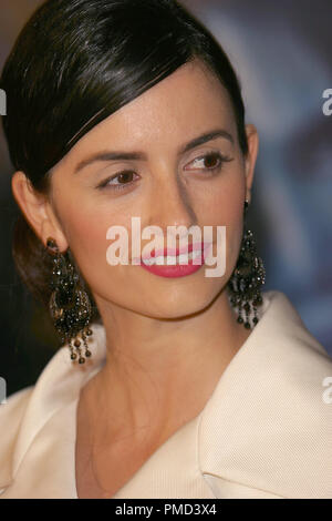 Gothika Premiere 11-13-2003 Penelope Cruz Foto von Joseph Martinez/PictureLux Datei Referenz # 21597 0023 PLX nur für redaktionelle Verwendung - Alle Rechte vorbehalten File Reference # 21597 0023 PLX nur für redaktionelle Verwendung - Alle Rechte vorbehalten Stockfoto