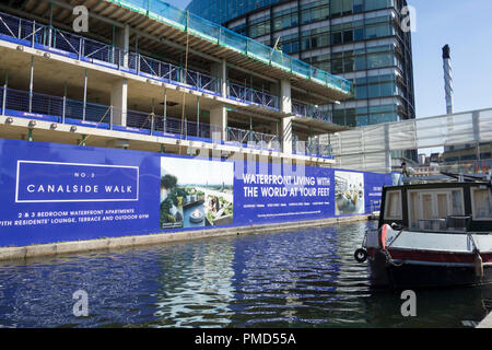 Am Kanal gelegenes Spaziergang Konstruktion und Entwicklung in Paddington, London, Großbritannien Stockfoto