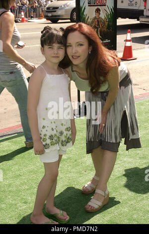 "The Ant Bully" (Premiere) Stella Ritter, Amy Yasbeck 07-23-2006/Grauman's Chinese Theater / Hollywood, CA/Warner Brothers/Foto von Joseph Martinez/PictureLux Datei Referenz # 22790 0052 - picturelux nur für redaktionelle Verwendung - Alle Rechte vorbehalten Stockfoto