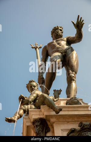 Detail des Brunnens von Neptun in Bologna, Ansicht von unten Stockfoto