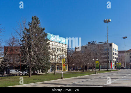 PERNIK, Bulgarien - 12. MÄRZ 2014: Panoramablick von der Mitte der Stadt von Pernik, Bulgarien Stockfoto