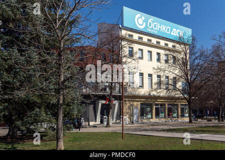 PERNIK, Bulgarien - 12. MÄRZ 2014: Panoramablick von der Mitte der Stadt von Pernik, Bulgarien Stockfoto
