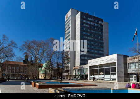 PERNIK, Bulgarien - 12. MÄRZ 2014: Panoramablick von der Mitte der Stadt von Pernik, Bulgarien Stockfoto