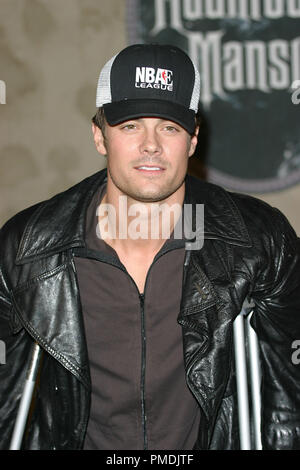 Die Haunted Mansion Premiere 11-23-2003 Josh Duhamel Foto von Joseph Martinez/PictureLux Datei Referenz # 21608 0078 PLX nur für redaktionelle Verwendung - Alle Rechte vorbehalten Stockfoto