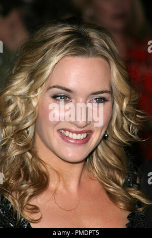 Suche nach Neverland Premiere 11-11-2004 Kate Winslet Foto von Joseph Martinez/PictureLux Datei Referenz # 21993 0034 PLX nur für redaktionelle Verwendung - Alle Rechte vorbehalten Stockfoto