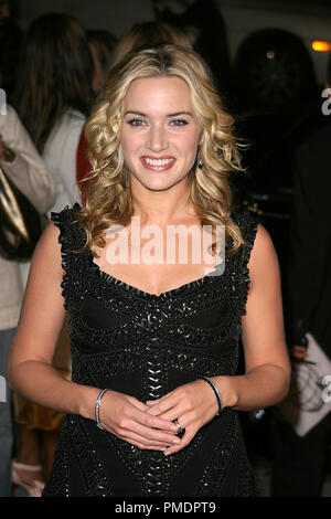 Suche nach Neverland Premiere 11-11-2004 Kate Winslet Foto von Joseph Martinez/PictureLux Datei Referenz # 21993 0038 PLX nur für redaktionelle Verwendung - Alle Rechte vorbehalten Stockfoto