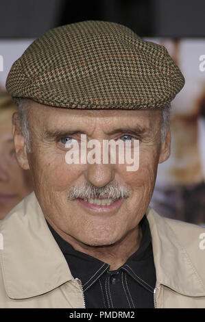 "Lords of Dogtown" (Premiere) Dennis Hopper 05-24-2005/Grauman's Chinese Theater / Hollywood, CA Foto von Joseph Martinez - Alle Rechte vorbehalten File Reference # 22371 0116 PLX nur für redaktionelle Verwendung - Alle Rechte vorbehalten Stockfoto