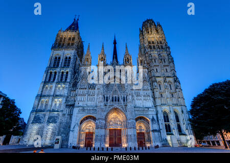 Rouen (Normandie, Frankreich): innenraum der Kathedrale von Rouen (Kathedrale Notre-Dame de Rouen"), im gotischen Stil (nicht für Postkarte Produktion zur Verfügung Stockfoto