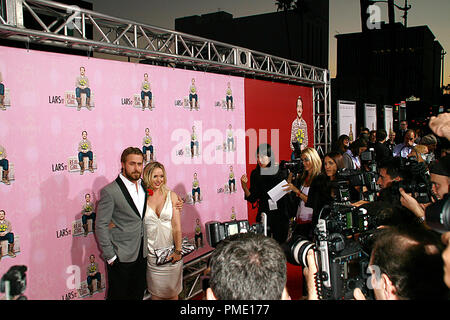 Lars und die Real Girl (Premiere) Ryan Gosling und Schwester Mandi Gosling 10-2-2007/der Akademie der Motion Picture Arts und Sciences (Ampas)/Beverly Hills, CA/MGM/Foto von Joseph Martinez Datei Referenz # 23201 0020 PLX nur für redaktionelle Verwendung - Alle Rechte vorbehalten Stockfoto