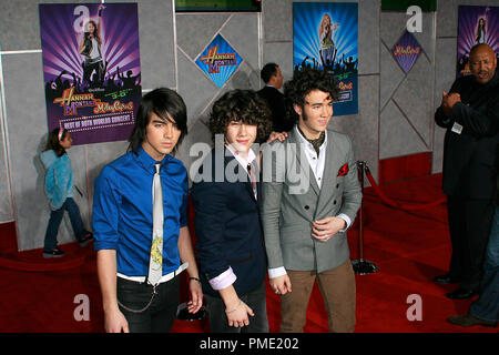 "Hannah Montana & Miley Cyrus: das Beste beider Welten' Konzert Tour Premiere Joe Jonas, Nick Jonas und Kevin Jonas der Jonas Brothers 1-17-2008/El Capitan Theatre/Walt Disney Pictures/Hollywood, CA/Foto von Joseph Martinez Datei Referenz # 23332 0028 PLX nur für redaktionelle Verwendung - Alle Rechte vorbehalten Stockfoto