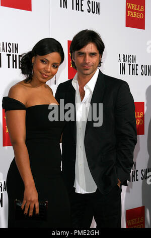 Eine Rosine in der Sonne Premiere Sanaa Lathan, John Stamos 2-11-2008/AMC Magic Johnson Theater/Los Angeles, CA/Sony Pictures Television/© Joseph Martinez/Picturelux - Alle Rechte vorbehalten File Reference # 23348 0030 PLX nur für redaktionelle Verwendung - Alle Rechte vorbehalten Stockfoto