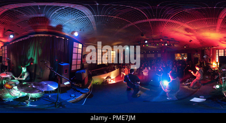 360 Grad Panorama Ansicht von Plug N Play Live In Trema Novi Sad, 14.