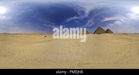 360 Grad Panorama Ansicht von Große Pyramide von Gizeh 15, Queens Pyramiden