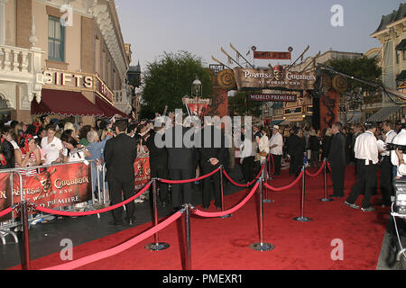 Piraten der Karibischen Meere: Am Ende der Welt (Premiere) Atmosphäre 5-19-2007/Disneyland/Anaheim, CA/Walt Disney Pictures / © Joseph Martinez/Picturelux - Alle Rechte vorbehalten File Reference # 23082 0161 PLX nur für redaktionelle Verwendung - Alle Rechte vorbehalten Stockfoto