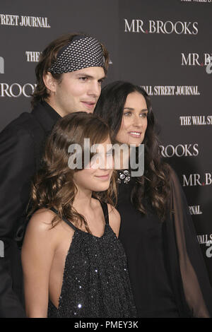 "Mr. Brooks (Premiere) Tallulah Belle Willis, Ashton Kutcher, Demi Moore 5-22-2007/Grauman's Chinese Theater / Hollywood, CA/MGM/© Joseph Martinez/Picturelux - Alle Rechte vorbehalten File Reference # 23085 0059 PLX nur für redaktionelle Verwendung - Alle Rechte vorbehalten Stockfoto