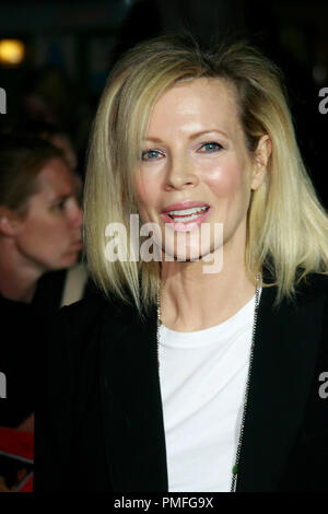 Twilight Premiere Kim Basinger 11-17-2008/Manns Dorf Theater/Westwood, CA/Summit Entertainment/Foto von Joseph Martinez Datei Referenz # 23657 0043 JM für die redaktionelle Nutzung nur - Stockfoto