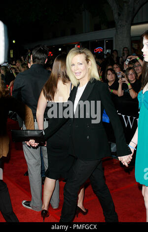 'Twilight'-Premiere Kim Basinger 11-17-2008/Manns Dorf Theater/Westwood, CA/Summit Entertainment/Foto von Joseph Martinez Datei Referenz # 23657 0114 JM für die redaktionelle Nutzung nur - Stockfoto