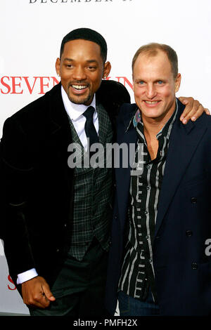 Seven Pounds Premiere Will Smith, Woody Harrelson 12-16-2008/Manns Dorf Theater/Westwood, CA/Sony Pictures/Foto von Joseph Martinez Datei Referenz # 23668 0037 JM für die redaktionelle Nutzung nur - Stockfoto