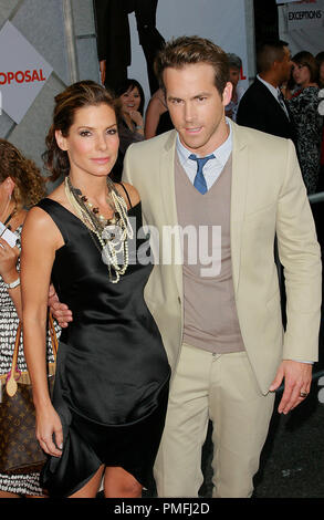 Sandra Bullock und Ryan Reynolds bei der Weltpremiere von Touchstone Pictures' "Der Vorschlag" am El Capitan Theatre in Hollywood, CA, 1. Juni 2009 statt. Foto © Joseph Martinez/Picturelux - Alle Rechte vorbehalten. Datei Referenz # 30025 023 JM für die redaktionelle Nutzung nur - Stockfoto