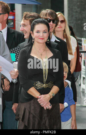 Crystal Gayle im Hollywood Handelskammer Zeremonie mit 2.390 th Stern auf dem Hollywood Walk of Fame zu Ehren der Vine Street in der Nähe des Sunset Boulevard in Hollywood, CA, 2. Oktober 2009. Foto von Picturelux Datei Referenz # 30082 01 PLX nur für redaktionelle Verwendung - Alle Rechte vorbehalten Stockfoto