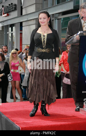 Crystal Gayle im Hollywood Handelskammer Zeremonie mit 2.390 th Stern auf dem Hollywood Walk of Fame zu Ehren der Vine Street in der Nähe des Sunset Boulevard in Hollywood, CA, 2. Oktober 2009. Foto von Picturelux Datei Referenz # 30082 02 PLX nur für redaktionelle Verwendung - Alle Rechte vorbehalten Stockfoto