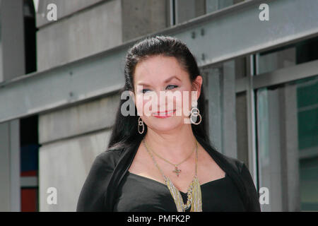 Crystal Gayle im Hollywood Handelskammer Zeremonie mit 2.390 th Stern auf dem Hollywood Walk of Fame zu Ehren der Vine Street in der Nähe des Sunset Boulevard in Hollywood, CA, 2. Oktober 2009. Foto von Picturelux Datei Referenz # 30082 12 PLX nur für den redaktionellen Gebrauch - Alle Rechte vorbehalten Stockfoto