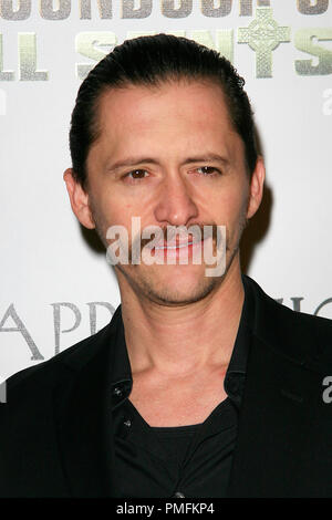 Clifton Collins Jr. bei der Premiere von "The Boondock Saints II: All Saints Day". Ankunft am Arclight Theatre in Hollywood, CA, 28. Oktober 2009 statt. Foto von PictureLux Datei Referenz # 30093 06 PLX nur für redaktionelle Verwendung - Alle Rechte vorbehalten Stockfoto