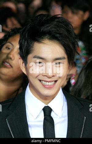 Justin Chon auf der Summit Entertainment "Die Twilight Saga: New Moon" Premiere. Ankünfte am Mann's Dorf und Bruin Theater in Westwood, CA 16. November 2009 statt. © Joseph Martinez/Picturelux - Alle Rechte vorbehalten File Reference # 30101 219 ChonPLX Für die redaktionelle Nutzung nur - Alle Rechte vorbehalten Stockfoto