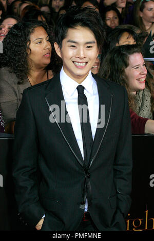 Justin Chon auf der Summit Entertainment "Die Twilight Saga: New Moon" Premiere. Ankünfte am Mann's Dorf und Bruin Theater in Westwood, CA 16. November 2009 statt. © Joseph Martinez/Picturelux - Alle Rechte vorbehalten File Reference # 30101 220 ChonPLX Für die redaktionelle Nutzung nur - Alle Rechte vorbehalten Stockfoto